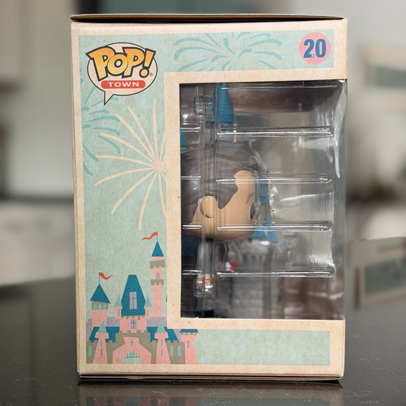 Funko Pop! Disneyland Sleeping Beauty Castle and Walt Disney NIB - Picture 4 of 6